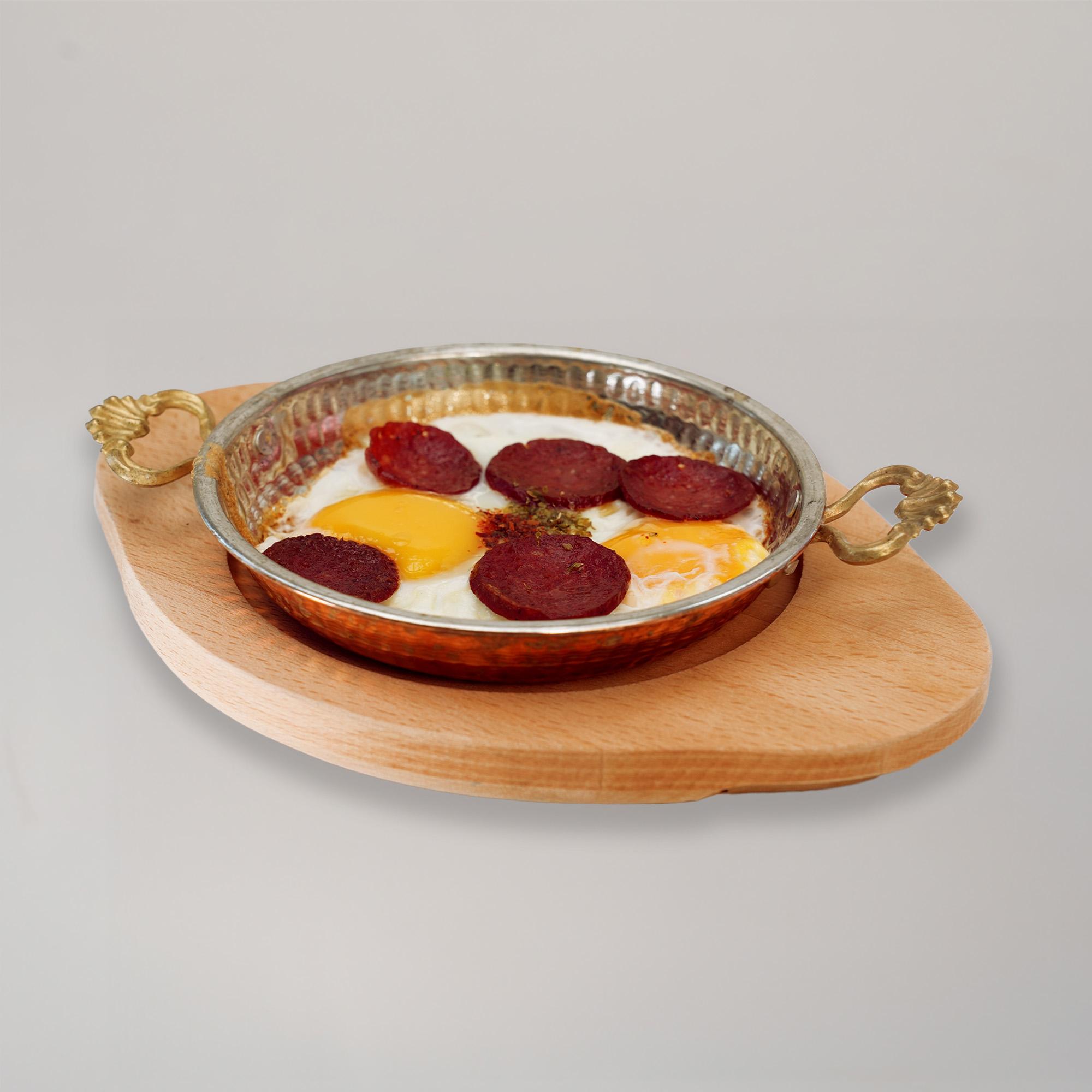 Eggs with sucuk